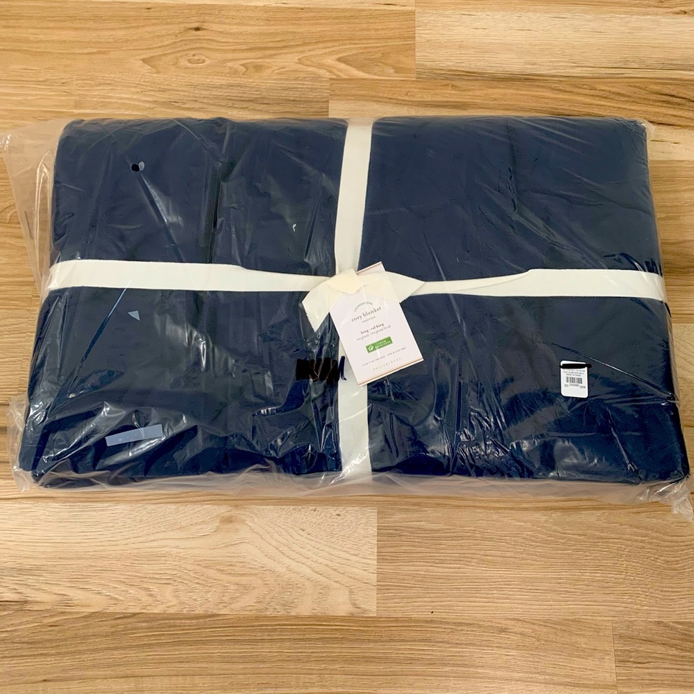 Pottery Barn Cozy Blanket King/Cal King - Navy